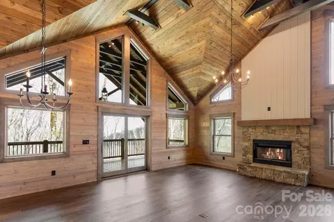 102 Iga Trl, Maggie Valley, NC 28751