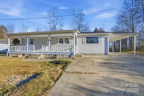 1206 Three Way Ln, Lenoir, NC 28645