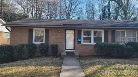 4715 Highlake Dr, Charlotte, NC 28215