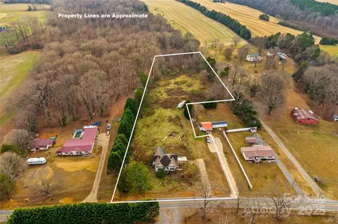1091 Midway Rd, Statesville, NC 28625