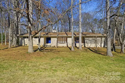 138 Kingsway Cir, Charlotte, NC 28214