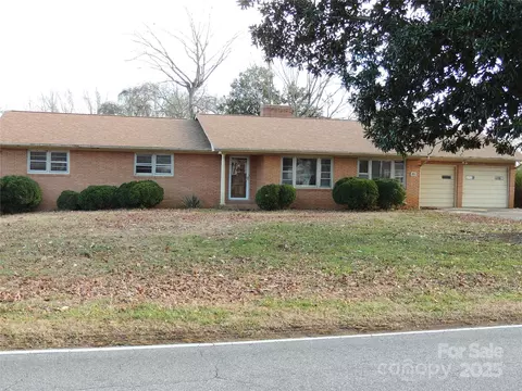 286 Main N St N, Mooresboro, NC 28114