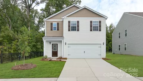 43 Caroline Valley Ln, Hendersonville, NC 28792