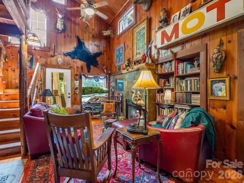 Living - 712 Main St, Chimney Rock, NC 28720 photo 2 of 4
