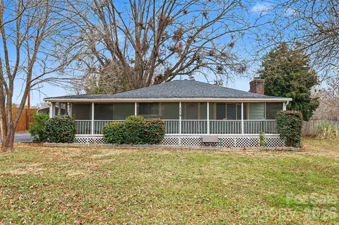 119 Moore Dr, Gastonia, NC 28056