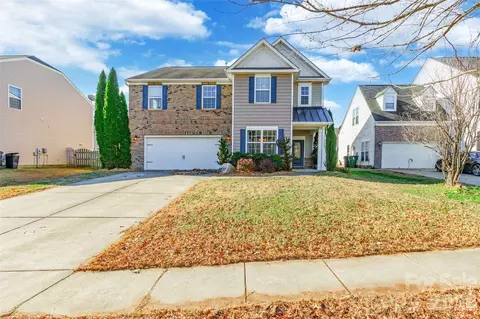 13708 Sunrise View Dr, Charlotte, NC 28278