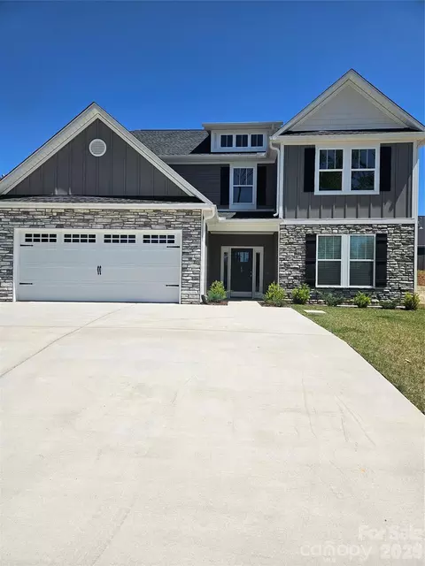 66 Orwell Dr, Fletcher, NC 28732