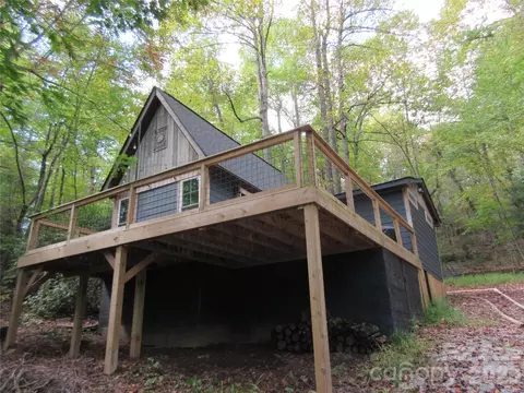 30 Rainbow Lake Cir, Black Mountain, NC 28711