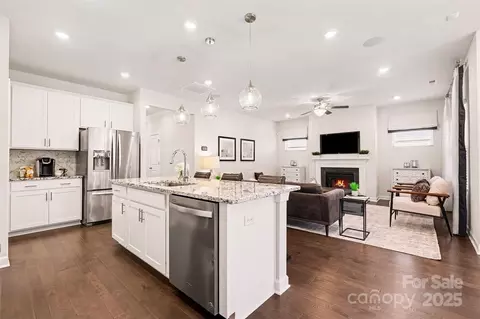 Kitchen - 5218 Turtle Creek Dr, Denver, NC 28037 photo 4 of 7