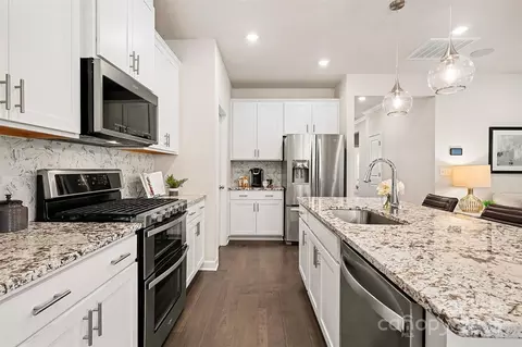 Kitchen - 5218 Turtle Creek Dr, Denver, NC 28037 photo 5 of 7