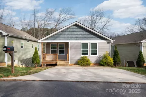 11 Shadowlawn Dr, Asheville, NC 28806