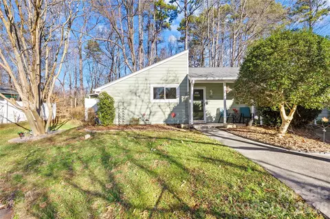 911 Sardis Cove Dr, Charlotte, NC 28270