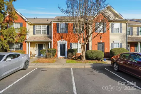 3855 Glenlea Commons Dr, Charlotte, NC 28216