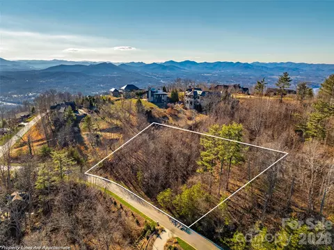 167 Summit Tower 236 Cir #236, Asheville, NC 28804