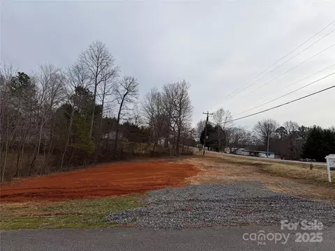 1908 Country Way, Hickory, NC 28601
