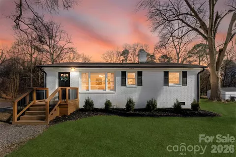 652 Dallas Spencer Mountain Rd, Dallas, NC 28034