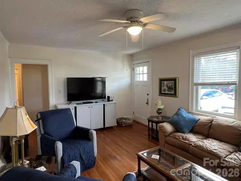 Living - 122 Murphy Ct, Morganton, NC 28655 photo 2 of 2