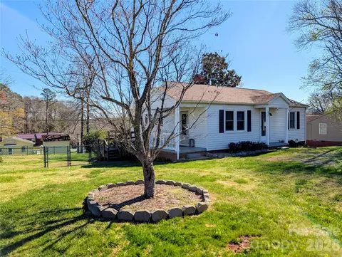 122 Murphy Ct, Morganton, NC 28655