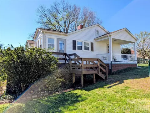 Exterior - 122 Murphy Ct, Morganton, NC 28655 photo 4 of 7