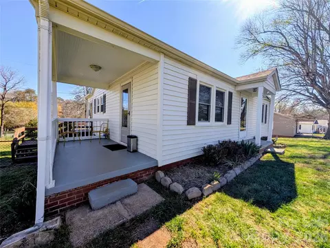 Exterior - 122 Murphy Ct, Morganton, NC 28655 photo 1 of 7