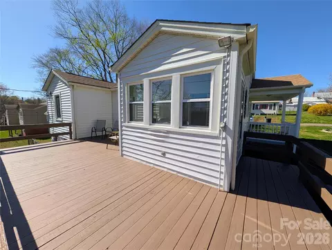 Exterior - 122 Murphy Ct, Morganton, NC 28655 photo 6 of 7