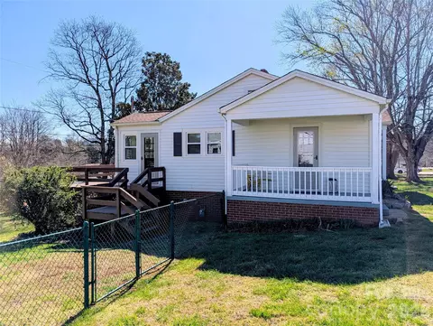 Exterior - 122 Murphy Ct, Morganton, NC 28655 photo 3 of 7