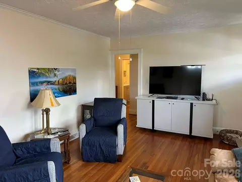 Living - 122 Murphy Ct, Morganton, NC 28655 photo 1 of 2