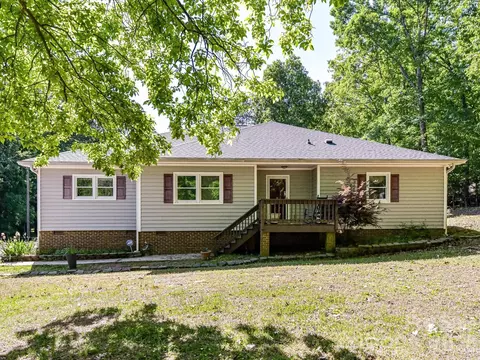 10803 Chestnut Hill Dr, Matthews, NC 28105