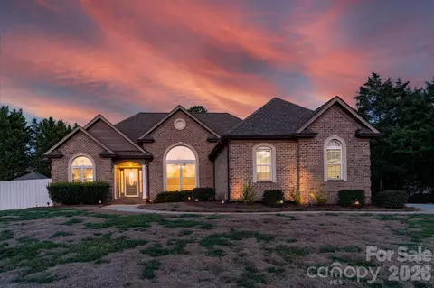 215 Thompson Ct, Indian Trail, NC 28079