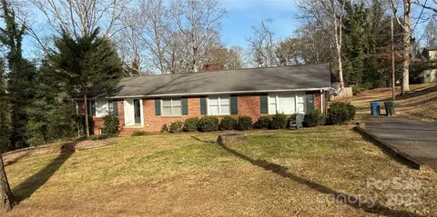 31 St Nw Ave NW, Hickory, NC 28601