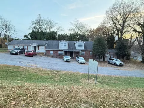 452 8th Se St SE, Hickory, NC 28602