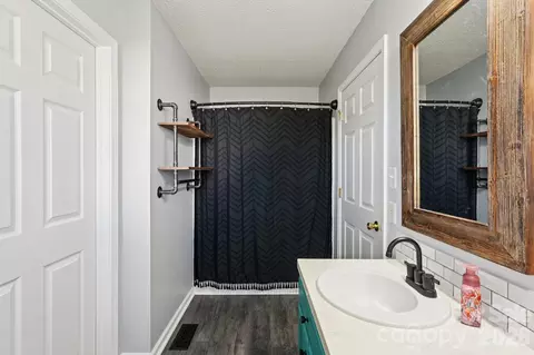 Bath - 3802 Babe Ln, Vale, NC 28168 photo 3 of 5