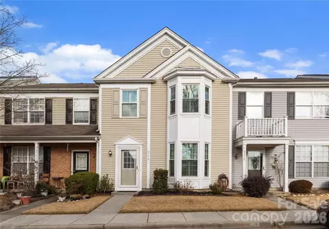 6776 Rothchild Dr, Charlotte, NC 28270