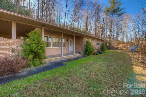 583 Deer Park Lake Rd, Spruce Pine, NC 28777