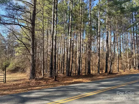 9999 Doggett Grove Rd, Forest City, NC 28043