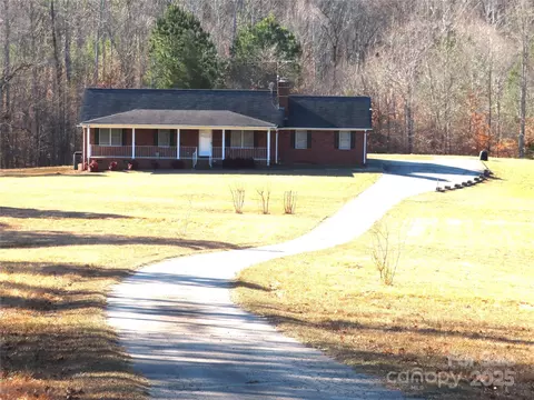 483 C E Stewart Rd, Clover, SC 29710