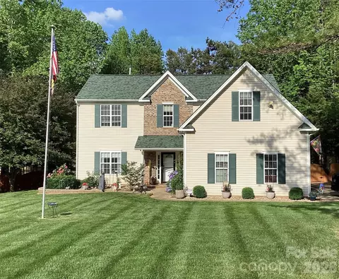 9106 Dogwood Ridge Dr, Charlotte, NC 28227
