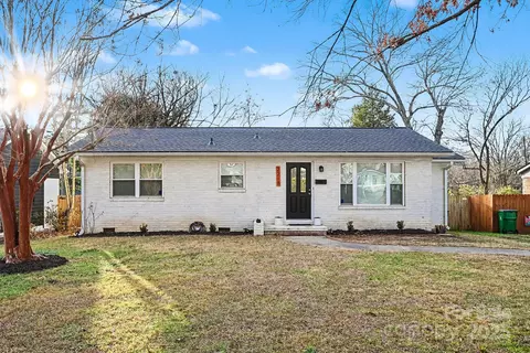 2218 Amesbury Ave, Charlotte, NC 28205