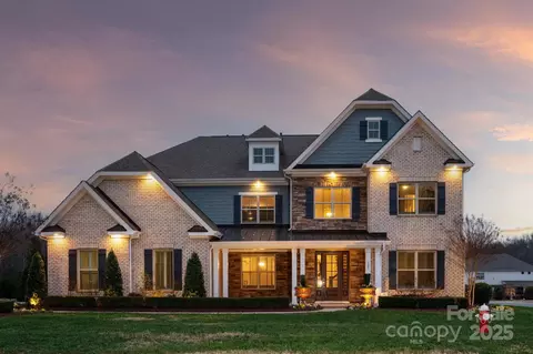 105 Downton Abbey Dr, Marvin, NC 28173