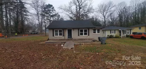 4001 Durham Ln, Charlotte, NC 28269