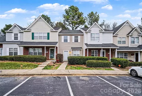 1825 Birch Heights Ct, Charlotte, NC 28213