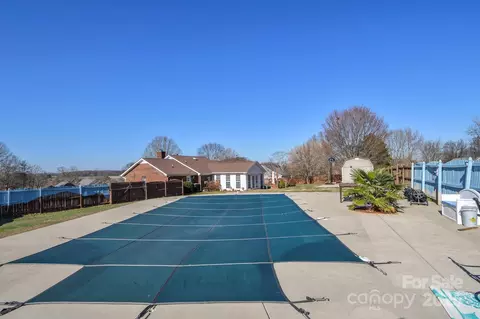 Exterior - 3731 Maple Knoll Dr, Monroe, NC 28112 photo 5 of 11
