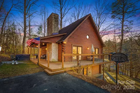 1 Lynnette Dr, Fairview, NC 28730