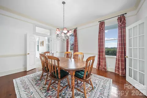 Dining - 1004 Four Mile Loop, Cheraw, SC 29520 photo 1 of 1