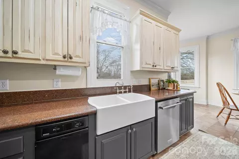Kitchen - 1004 Four Mile Loop, Cheraw, SC 29520 photo 2 of 4