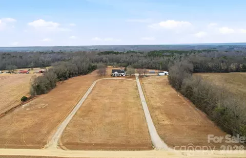1004 Four Mile Loop, Cheraw, SC 29520