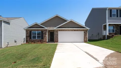 135 Wildbrook Dr, Waynesville, NC 28785