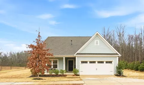 1328 Oakhurst Dr, Waxhaw, NC 28173