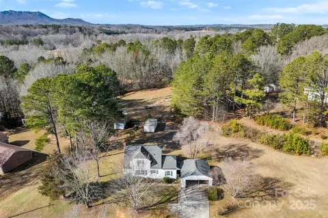 2318 Cricket Ln, Gastonia, NC 28052