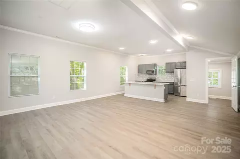 Living - 962 13th St, Lancaster, SC 29720 photo 3 of 4